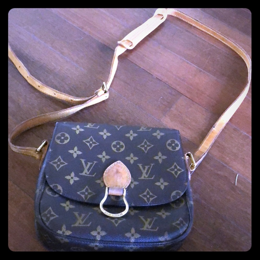 Aunthentic Vintage Louis Vuitton cross body